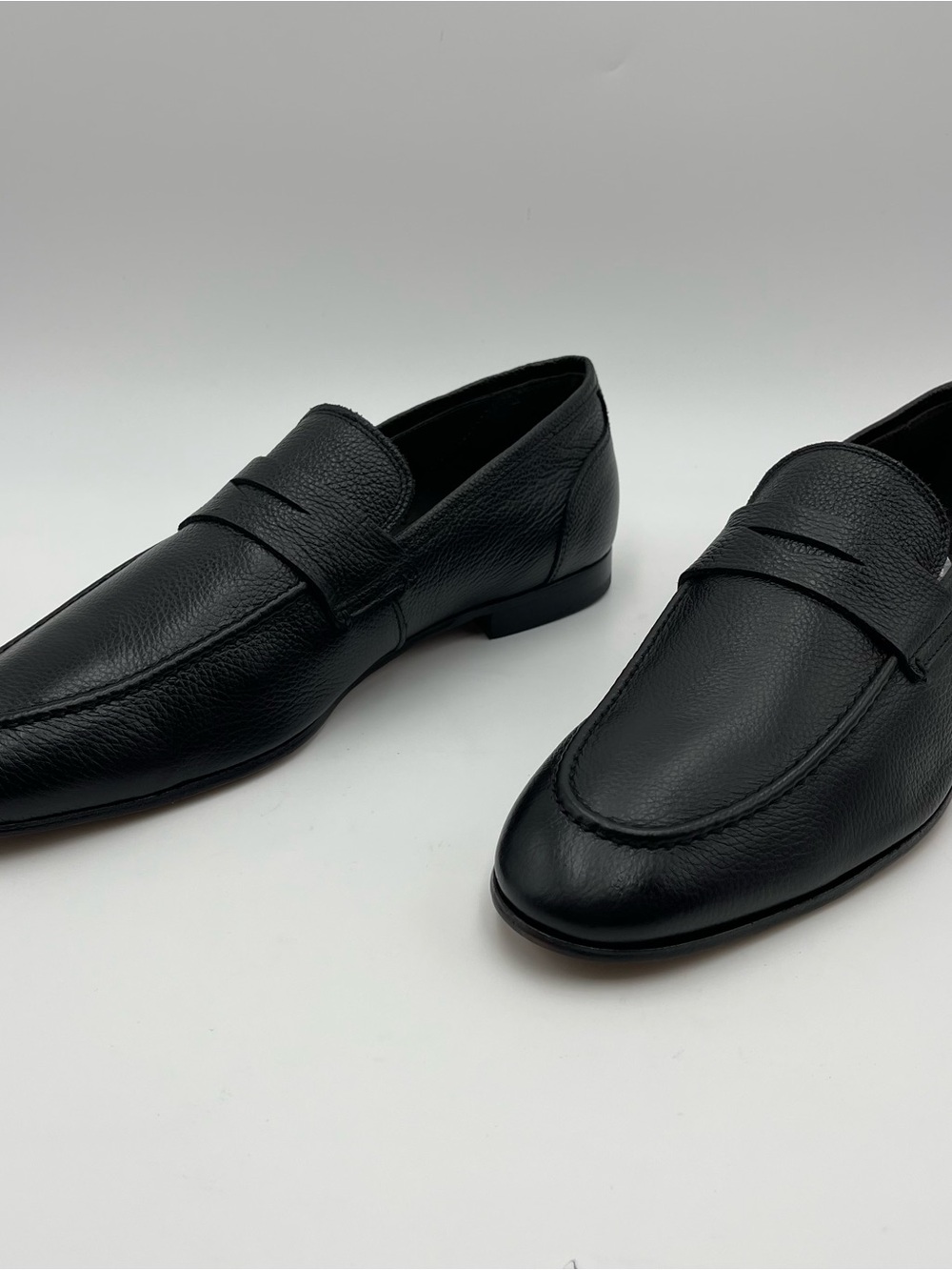 TO BOOT NEW YORK “DEVILLE” -SZ 12-Black pebbled Leather- Penny Loafers MSRP $450 - Picture 2 of 16